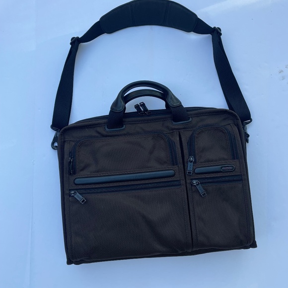 TUMI brown nylon large screen laptop case 17” - Picture 1 of 11